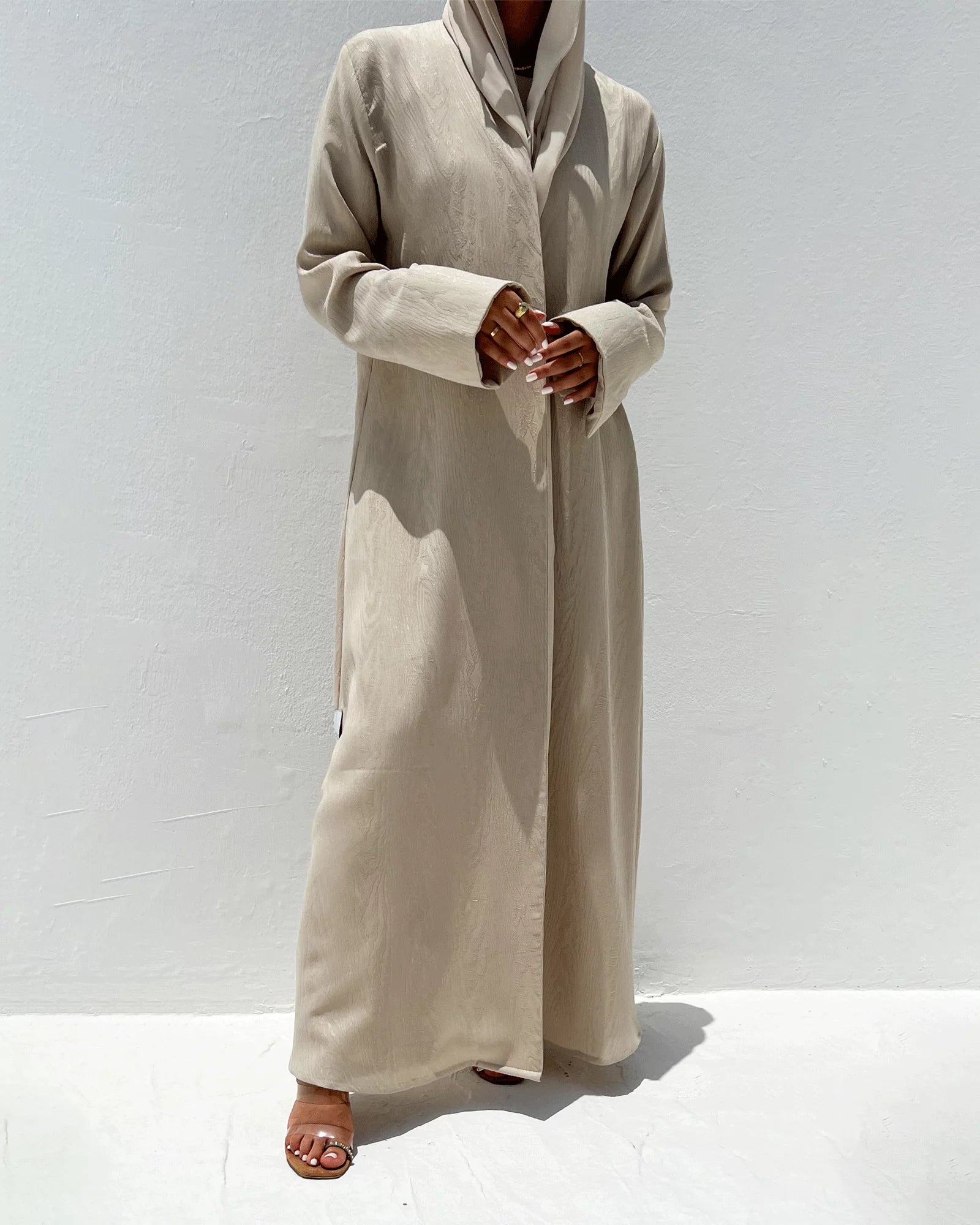 Monochrome – Wood land Grace