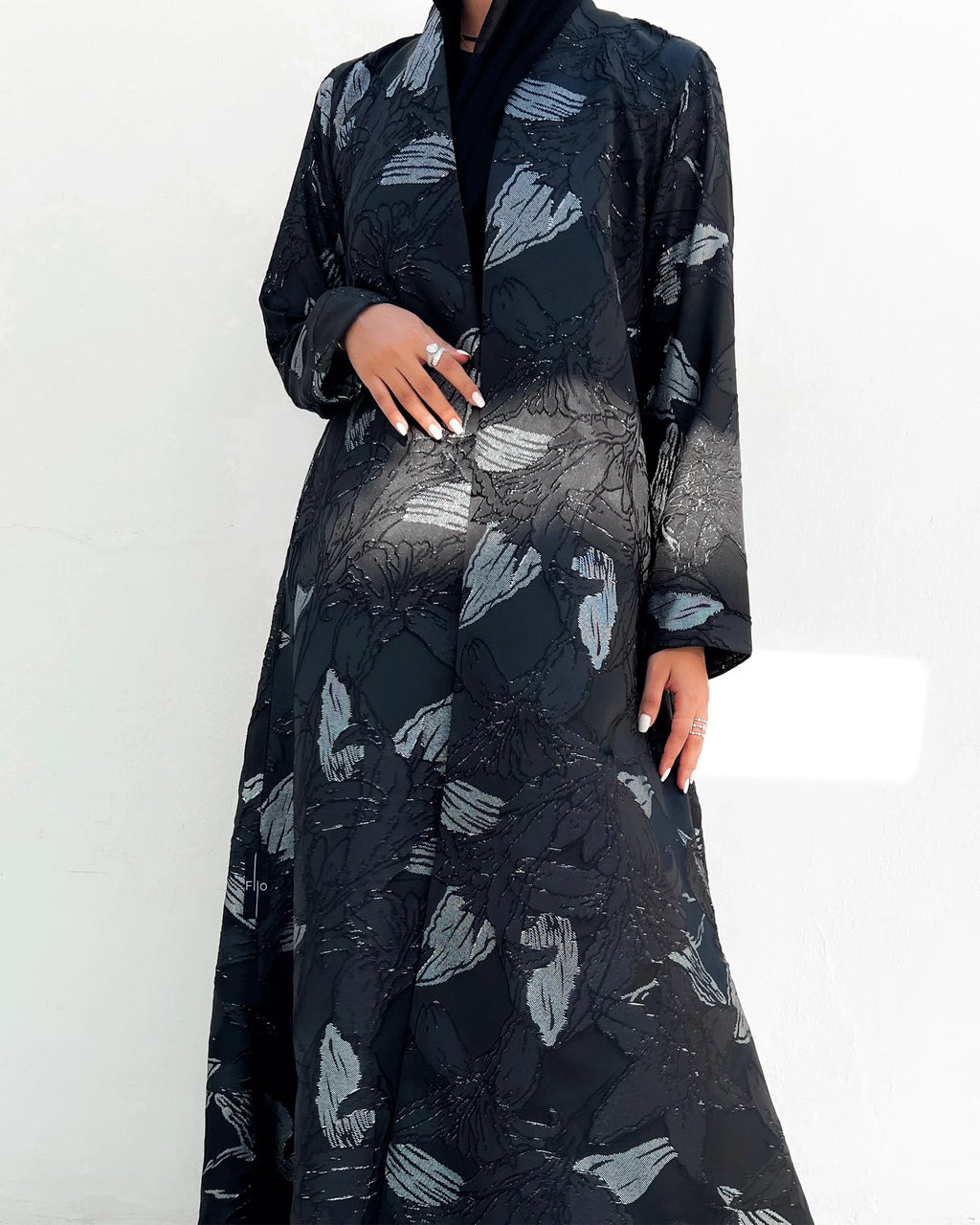 أحادي اللون – أناقة متوهجة