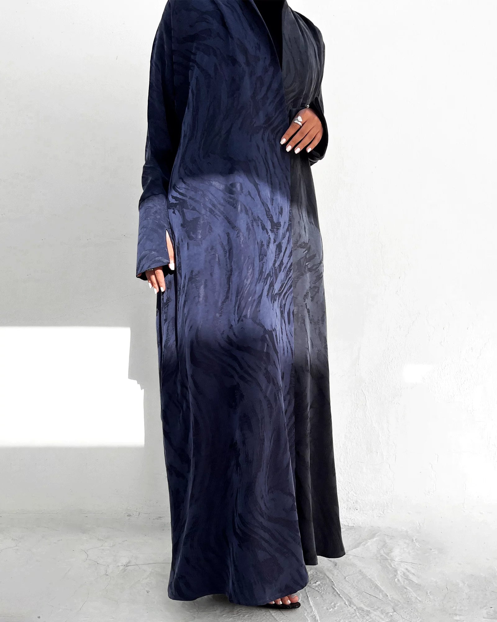 أحادي اللون – نمر منتصف الليل