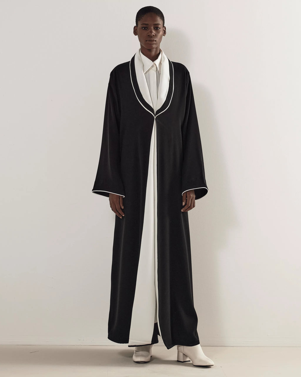 ساعة الشركة – SleekSilhouette