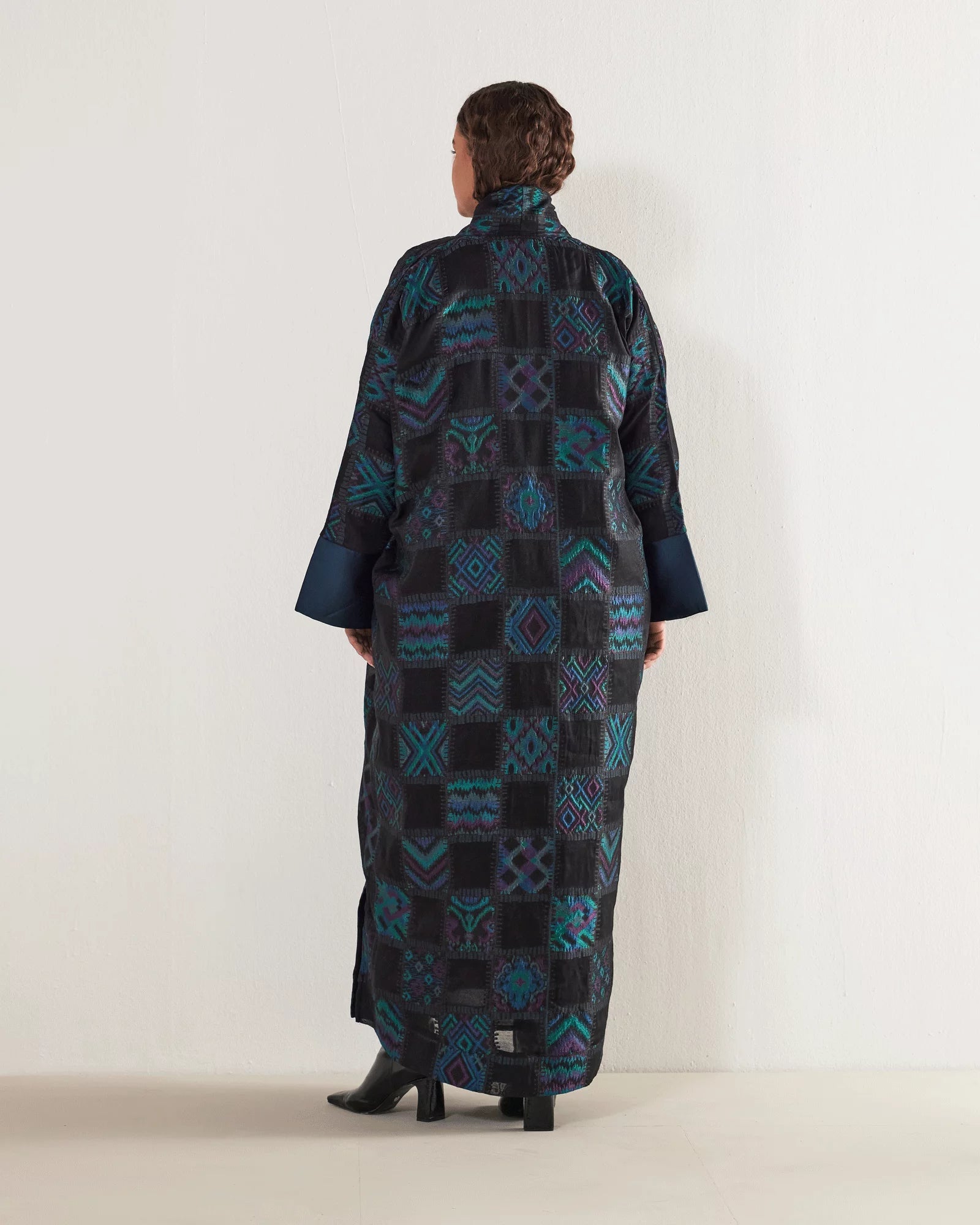 Geometric Grace – Vibrance