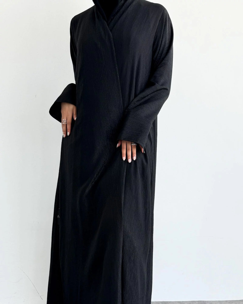 Luminous Noir Abaya