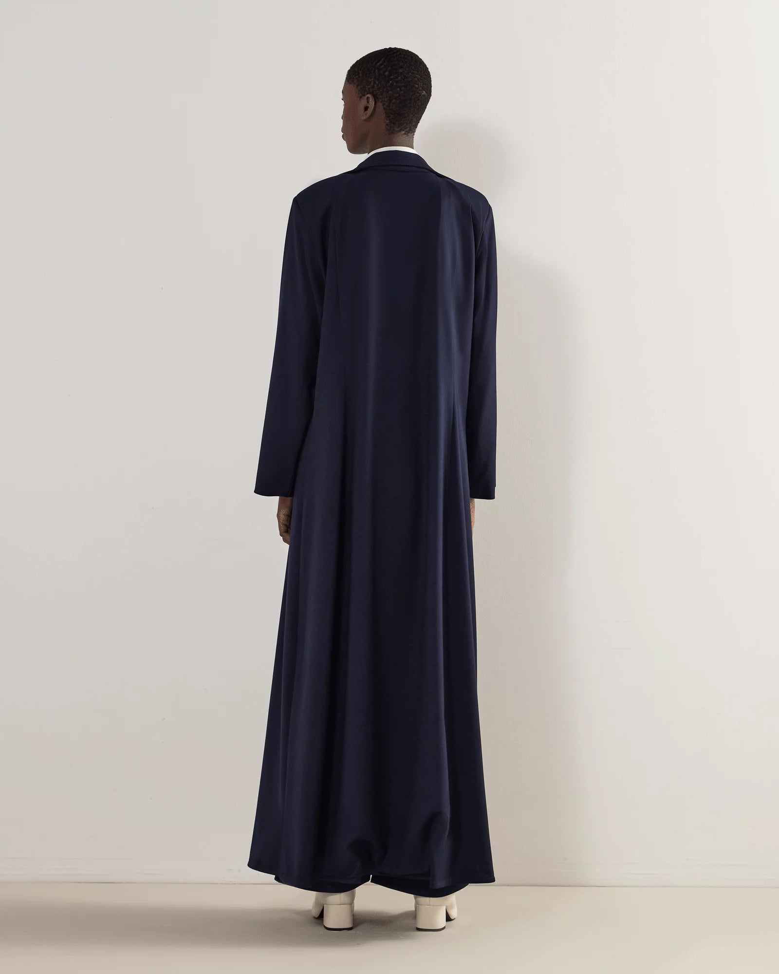 ساعة الشركة – أناقة الياقوت