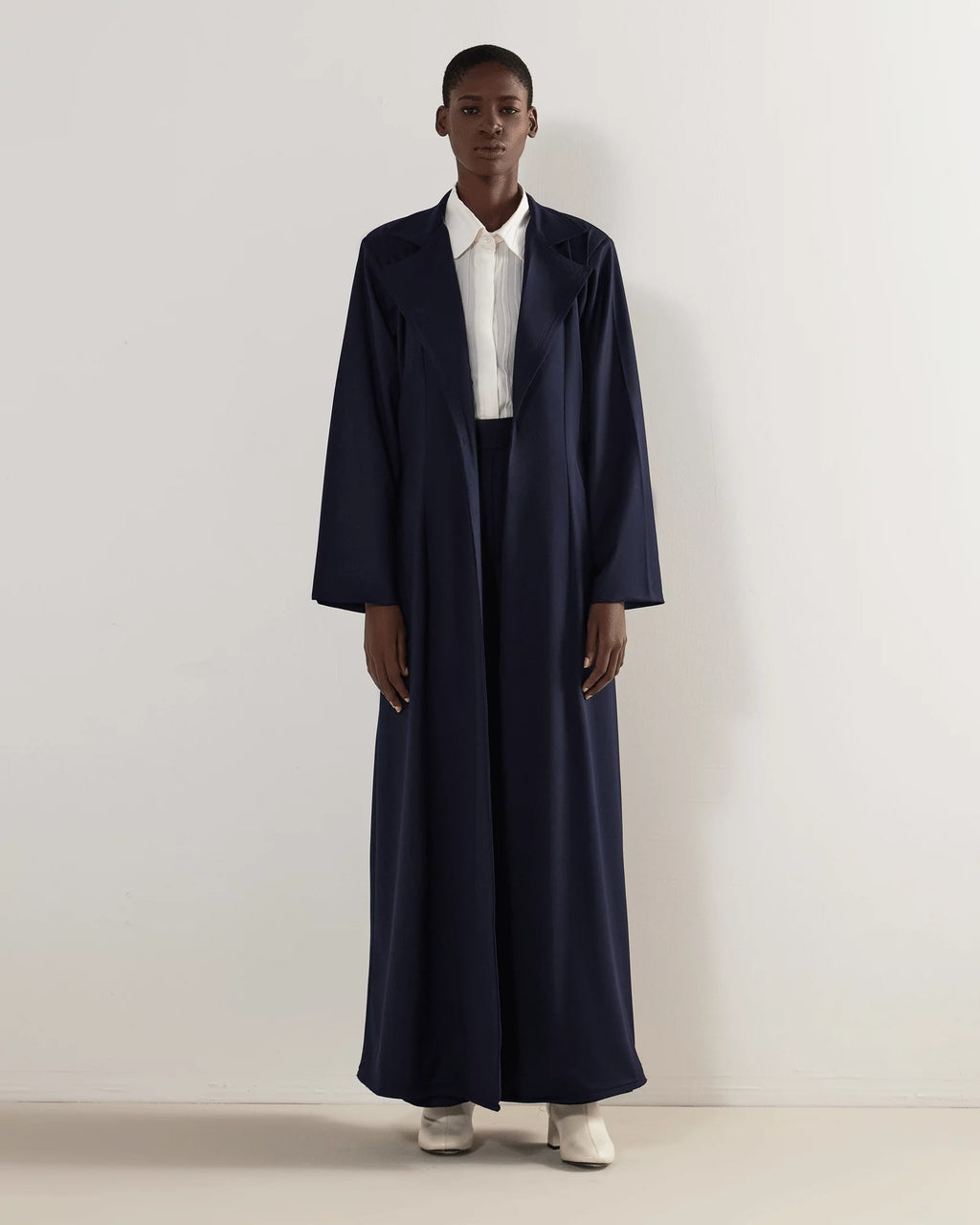 ساعة الشركة – أناقة الياقوت