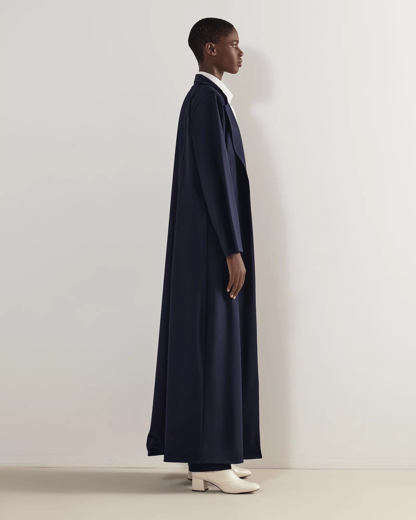 ساعة الشركة – أناقة الياقوت