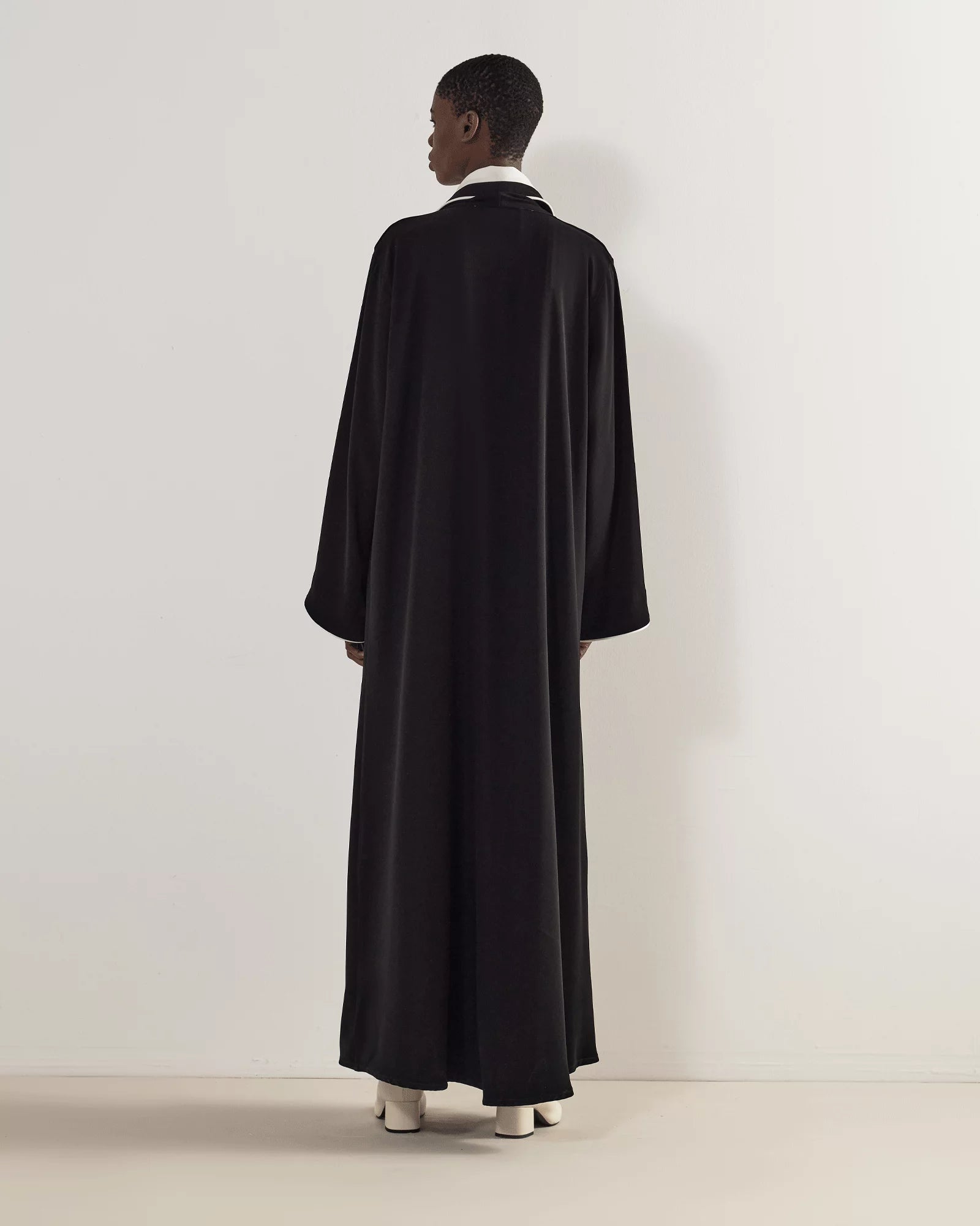 ساعة الشركة – SleekSilhouette