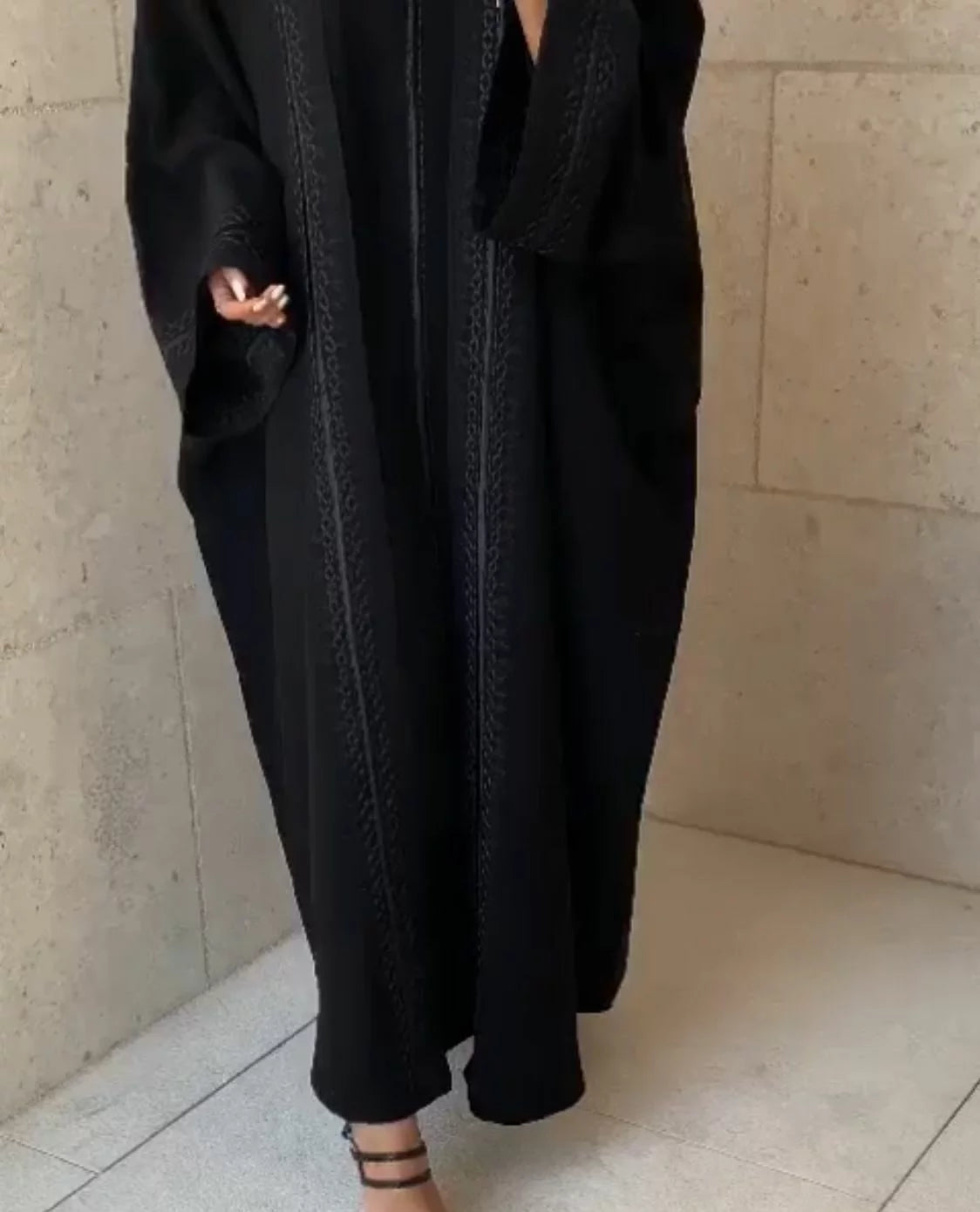 ميوز – نسيج تقليدي – أسود (جاهز للاستخدام)