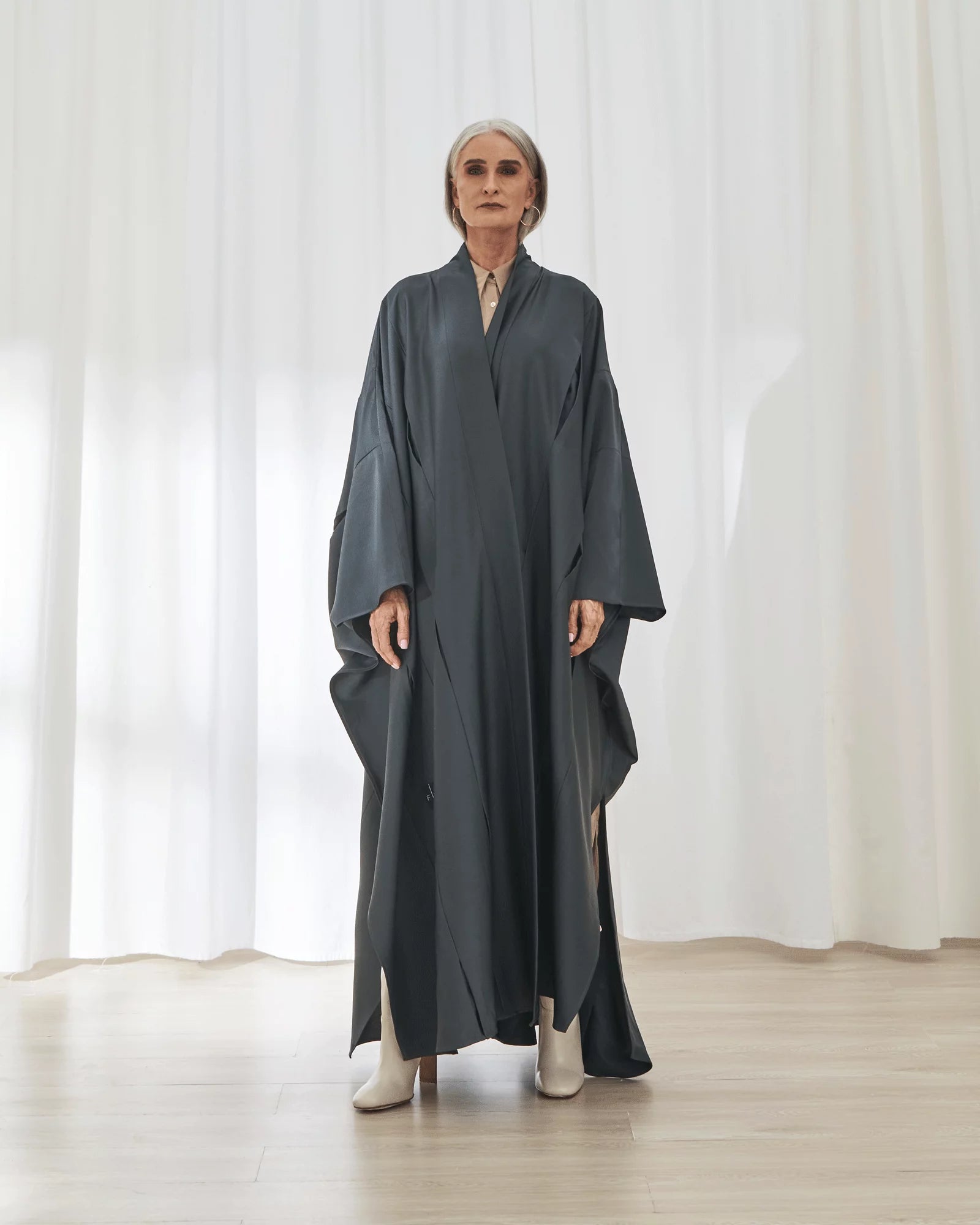 لونا – نادرة