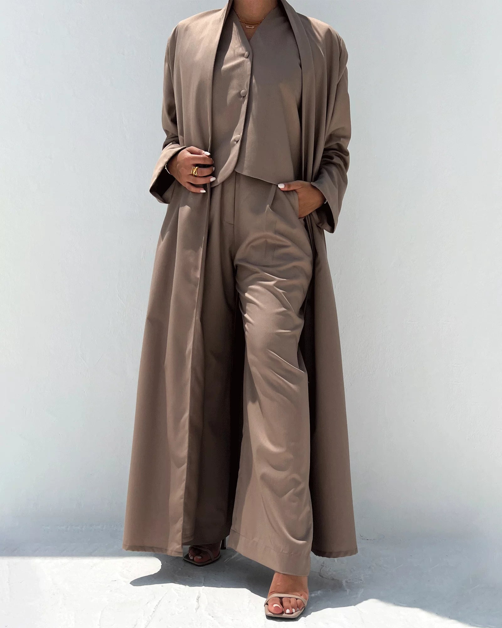 ساعة الشركات – هدوء الكثبان الرملية